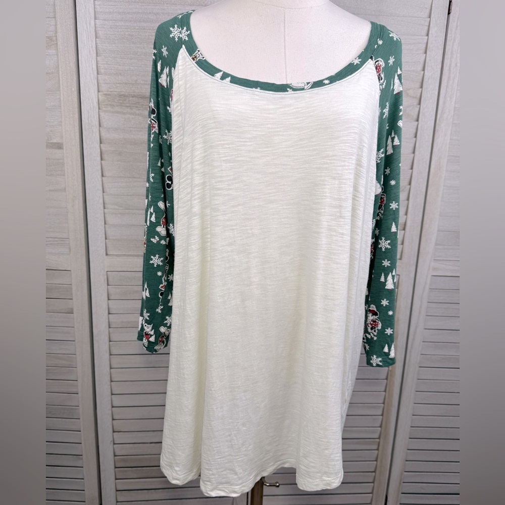 DISNEY/TORRID Holiday Pajama Top 3/4 Sleeve Mickey Mouse Cream/Green Multi-2X